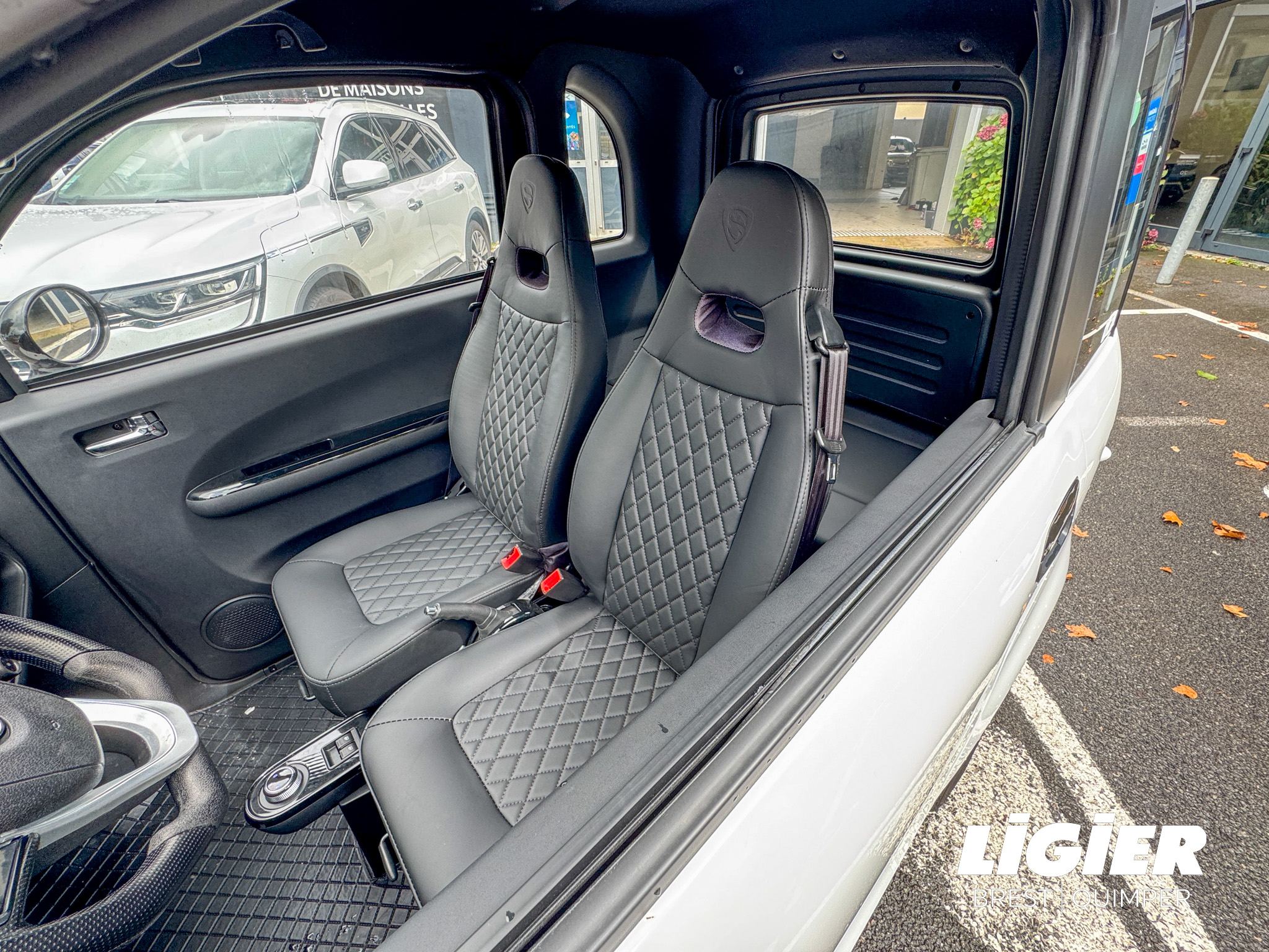 sellerie Simplici S1 voiture sans permis électrique Quimper Finistère Bretagne
